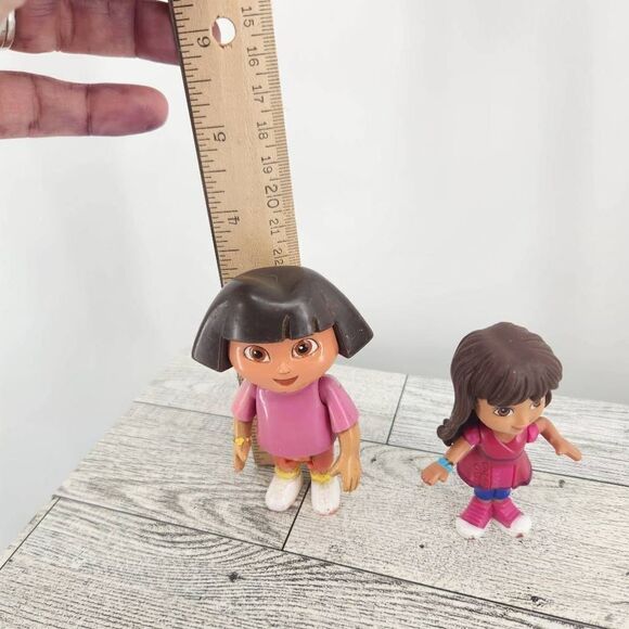 Dora the Explorer Figure Bundle of Vintage / Newer Figures Good Gently Loved Con - Picture 4 of 5